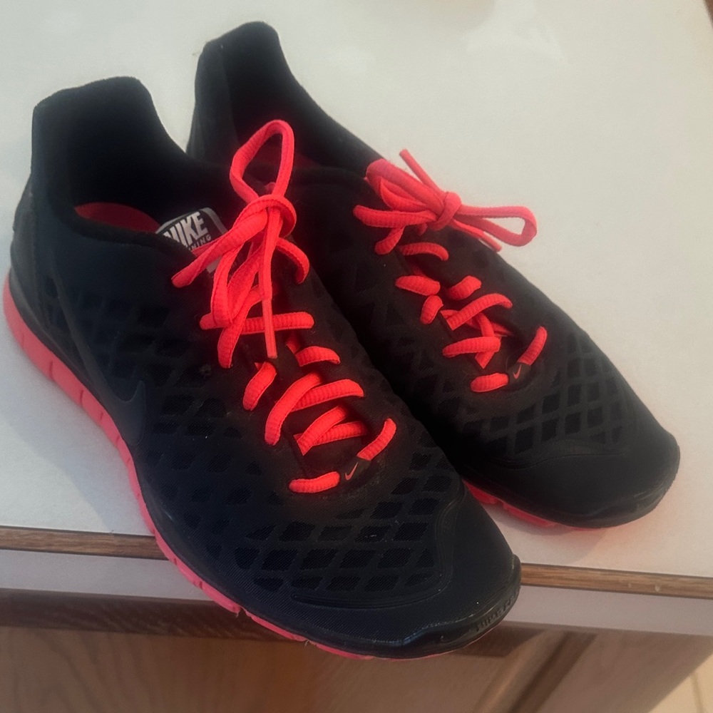 Nike Black Mesh Sneakers with Red Laces